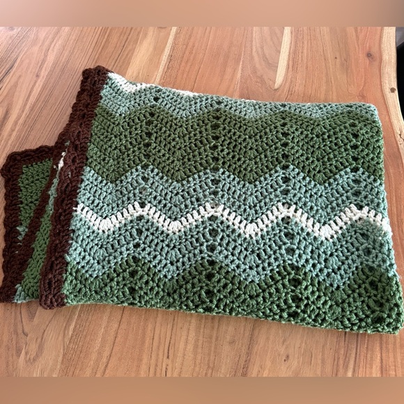 Vintage Chevron Crochet Knit Afghan Throw Blanket - Picture 2 of 2